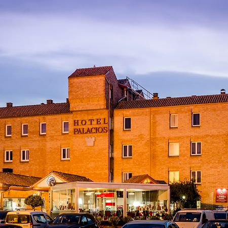 Hotel Palacios Альфаро Экстерьер фото