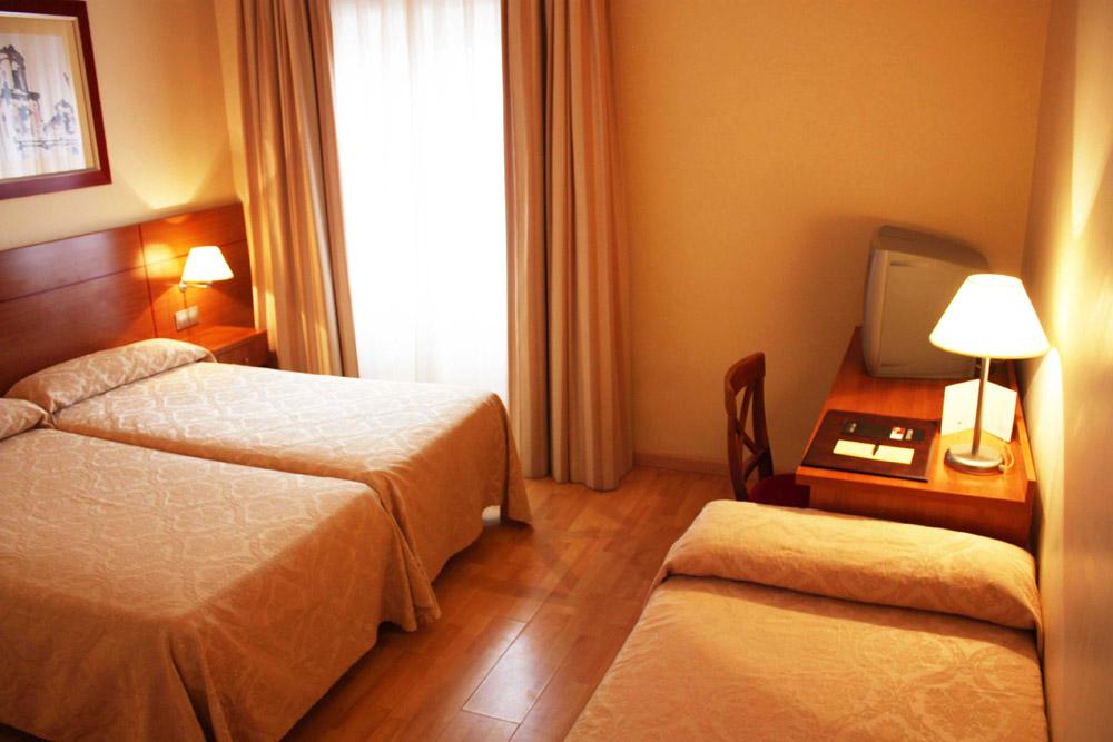 Hotel Palacios Альфаро Экстерьер фото