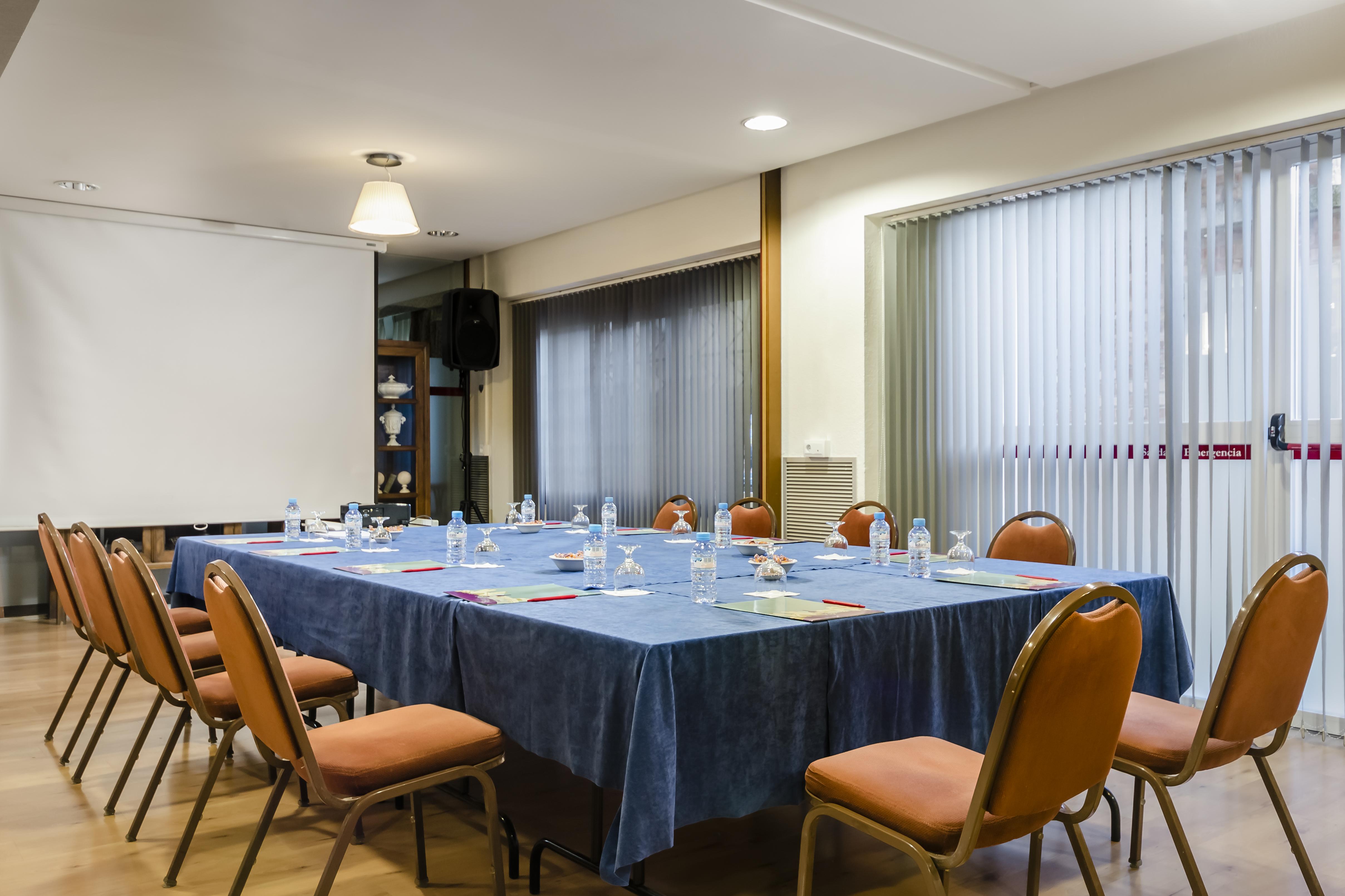 Hotel Palacios Альфаро Экстерьер фото
