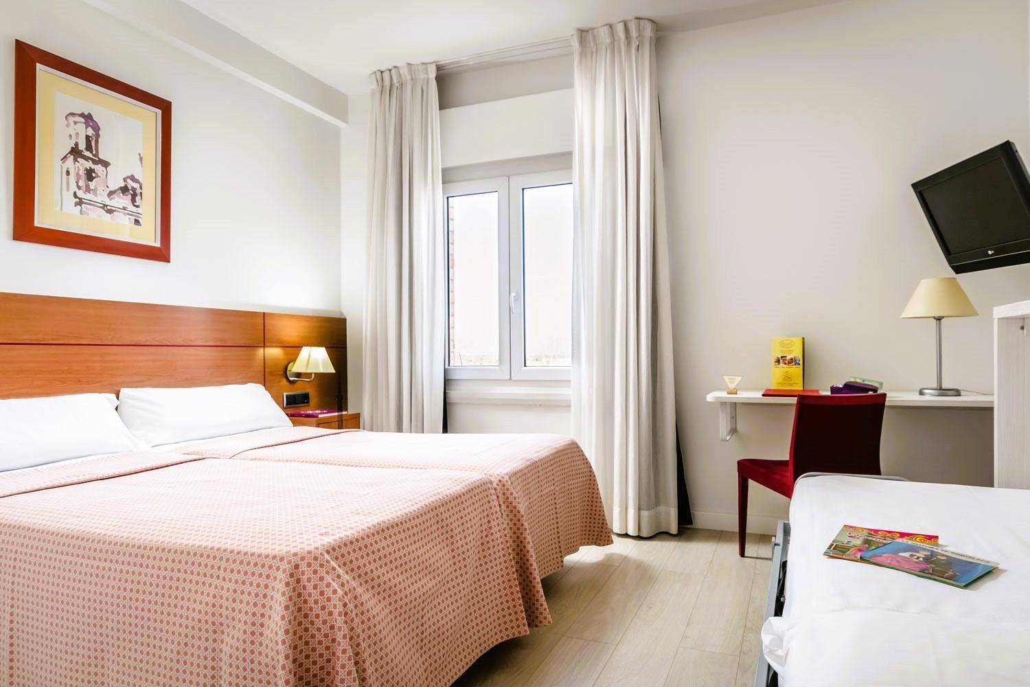 Hotel Palacios Альфаро Экстерьер фото