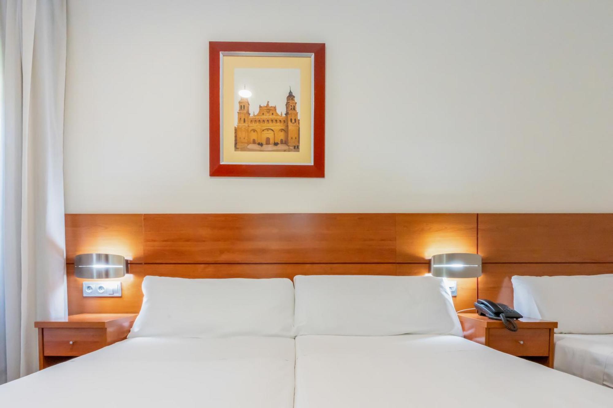 Hotel Palacios Альфаро Экстерьер фото