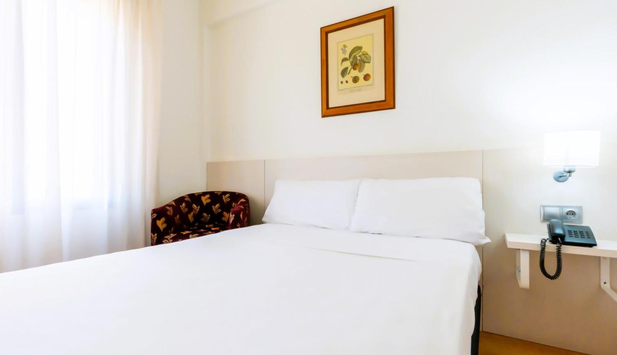 Hotel Palacios Альфаро Экстерьер фото