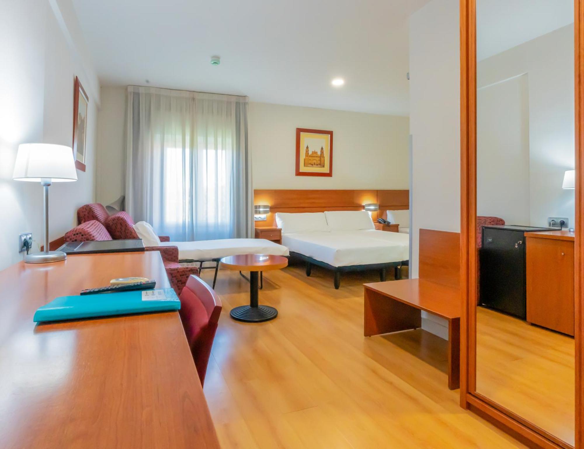 Hotel Palacios Альфаро Экстерьер фото
