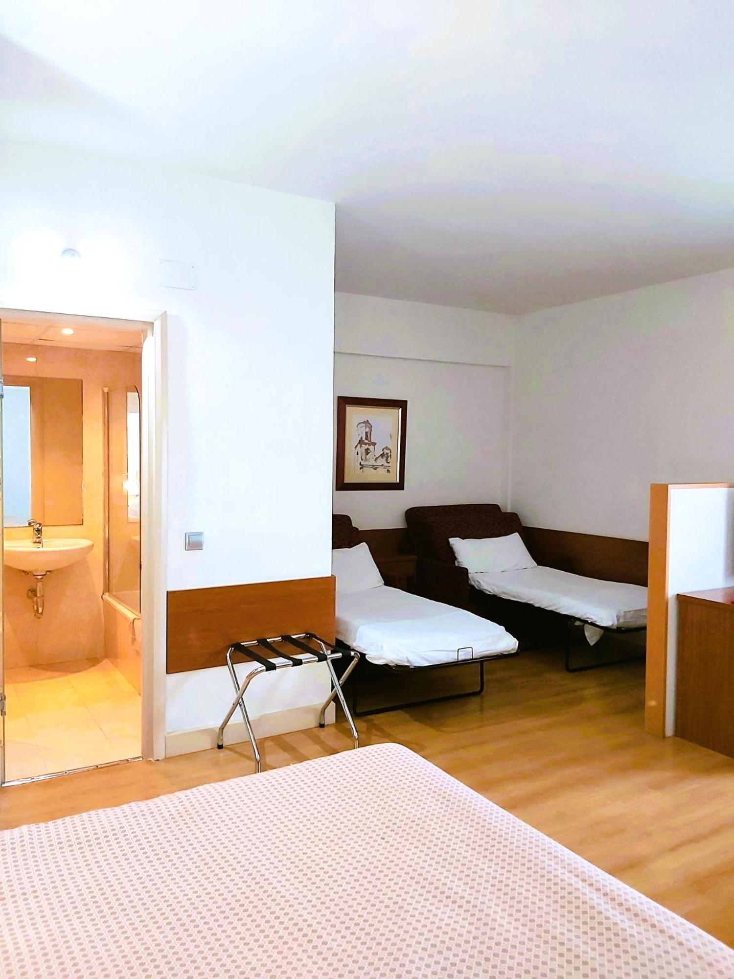 Hotel Palacios Альфаро Экстерьер фото