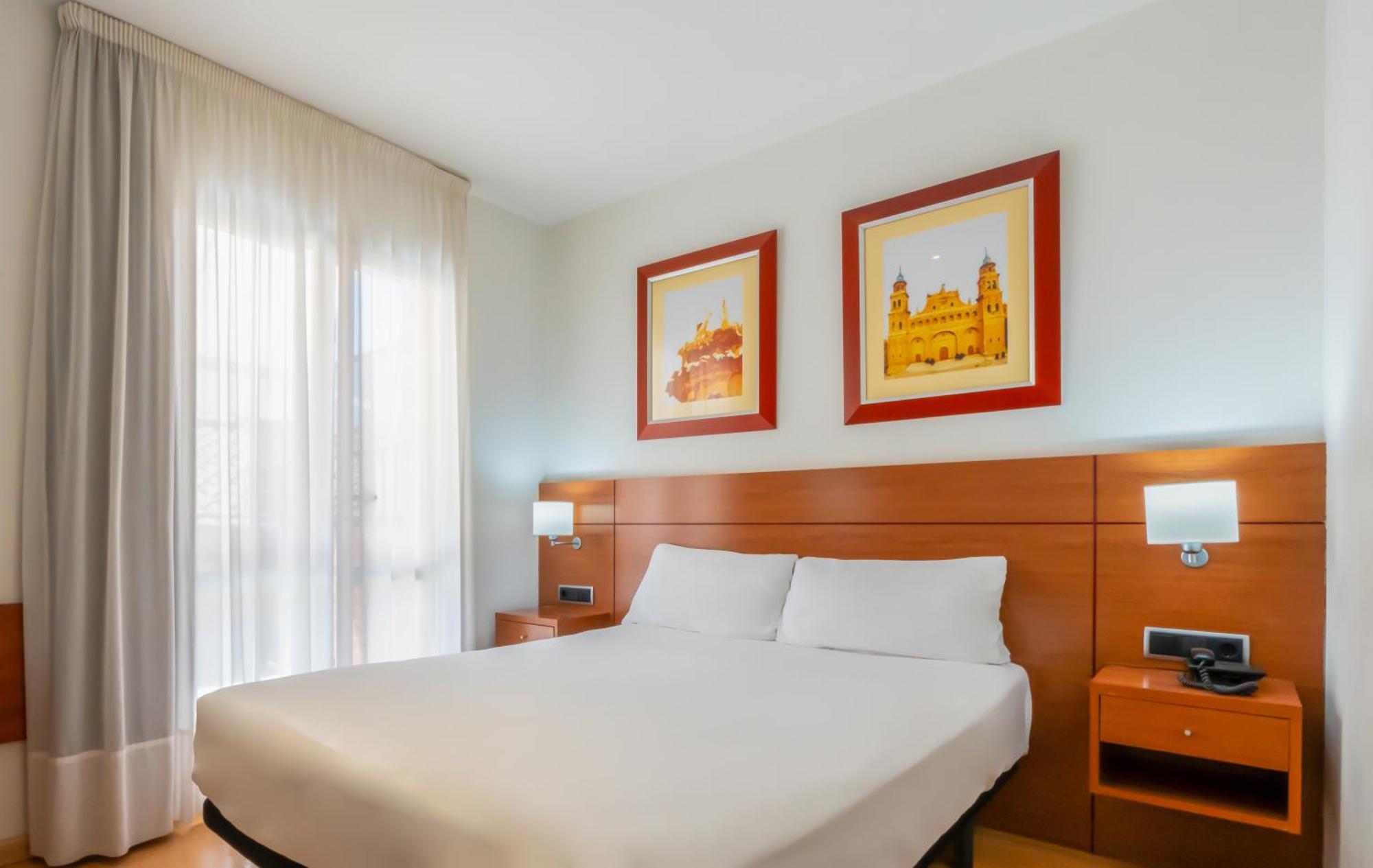 Hotel Palacios Альфаро Экстерьер фото