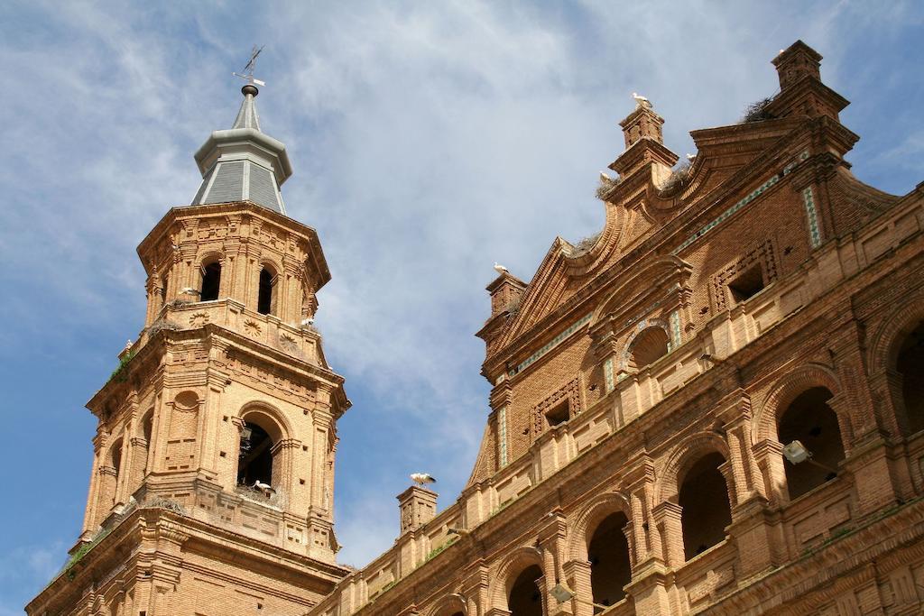 Hotel Palacios Альфаро Экстерьер фото