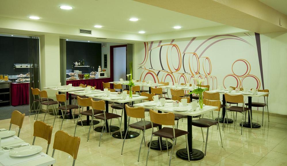 Hotel Palacios Альфаро Экстерьер фото